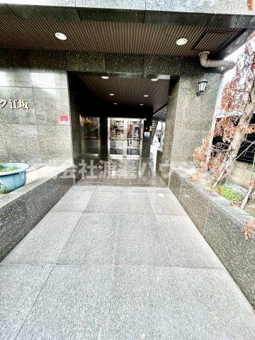 ROYALQUEENSPARK江坂のエントランス