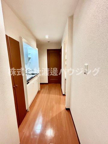 ROYALQUEENSPARK江坂の居間・リビング