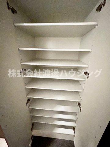 Ksスクエア江坂の収納|天井高シューズBOX