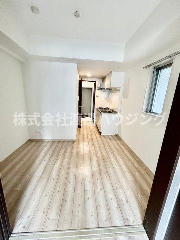 Ksスクエア江坂の居間・リビング