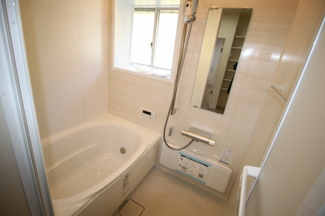 一宮東町　中古戸建　【リフォーム済】の浴室