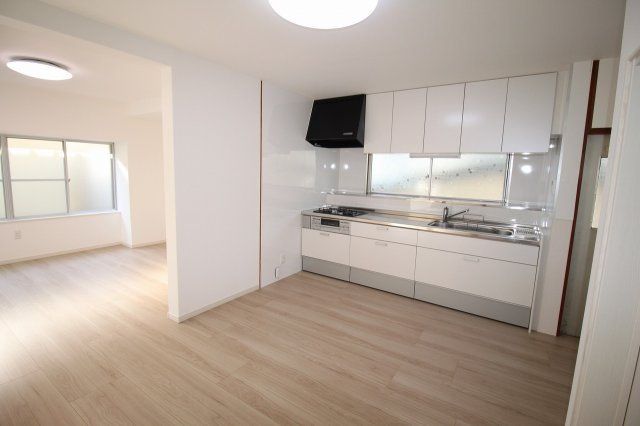 一宮東町　中古戸建　【リフォーム済】のキッチン|食堂　7.6帖　洋室　4.5帖