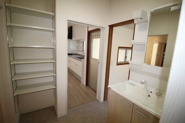 一宮東町　中古戸建　【リフォーム済】の脱衣所