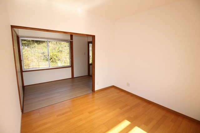 一宮東町　中古戸建　【リフォーム済】の洋室|2Ｆ　南西の部屋　