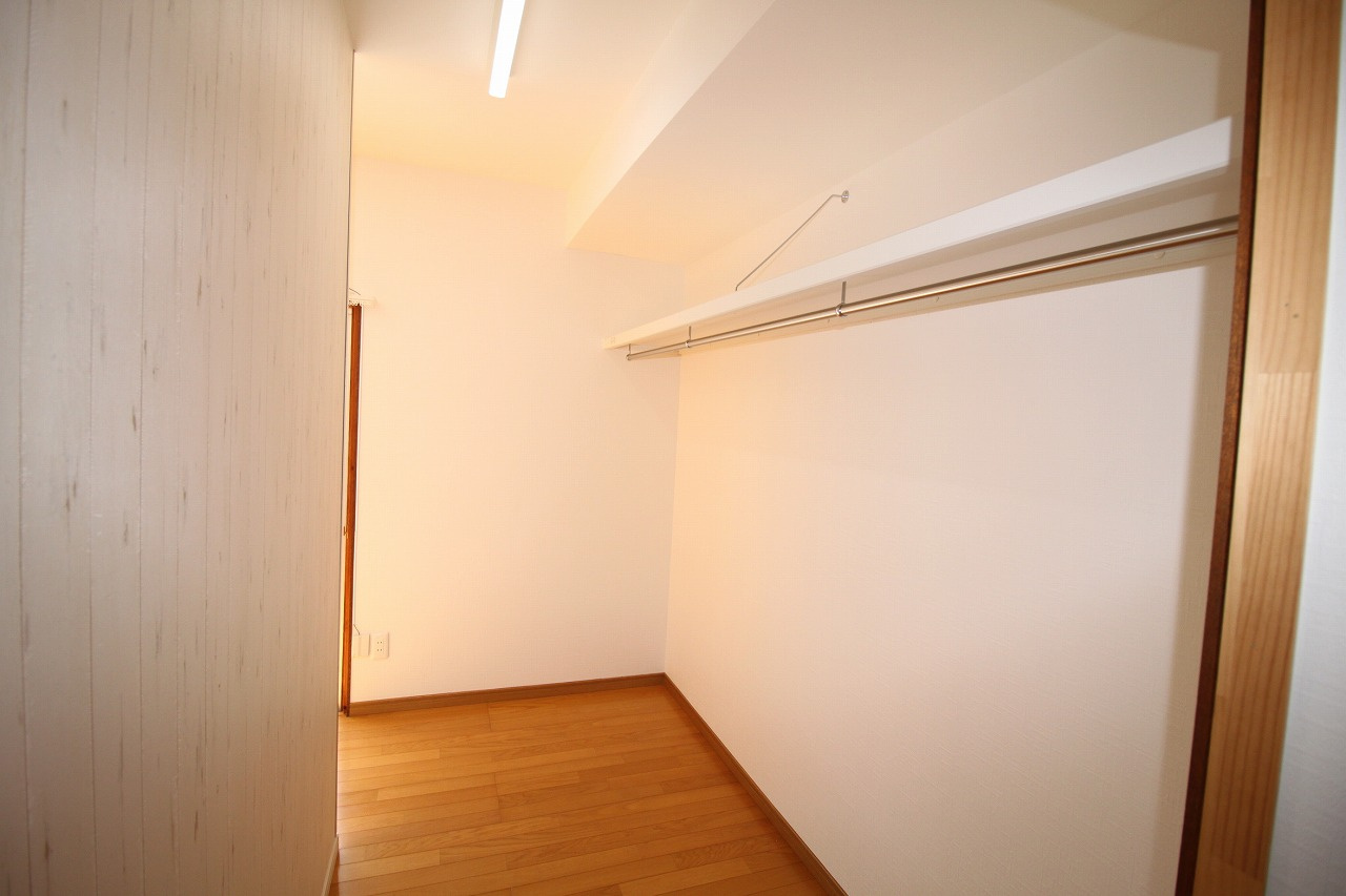 一宮東町　中古戸建　【リフォーム済】の収納|2Ｆ　南西の部屋　