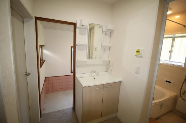一宮東町　中古戸建　【リフォーム済】の独立洗面台