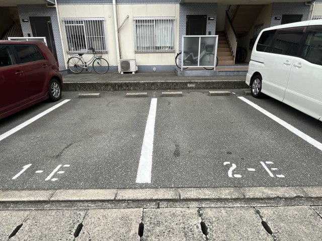 Ｗｅｓｔ　Ｈｏｕｓｅの駐車場