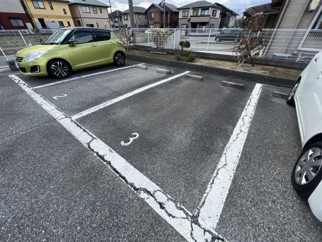 ソレアードガーデンⅠの駐車場