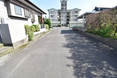 【前面道路含む現地写真】 | 鹿屋市今坂町　中古戸建