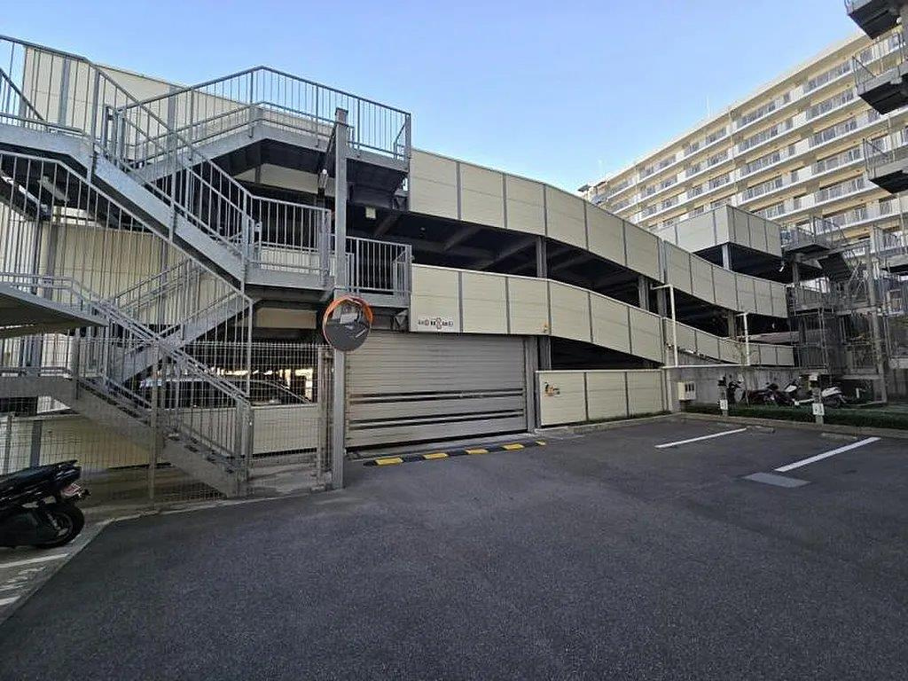 アイズシティの駐車場|駐車場
■物件内覧・資金計画相談・住宅ローン相談、リフォーム相談、お問合せ受付中■
※当日・翌日のご内覧、ご相談はお電話でのお問合せがスムーズです！