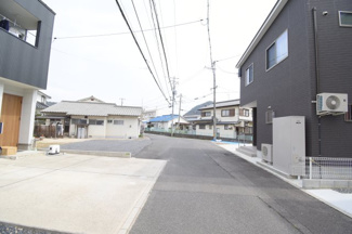 【前面道路含む現地写真】 | 安佐北区亀山２（河戸帆待川駅）C棟【築後未入居物件】 | 前面道路