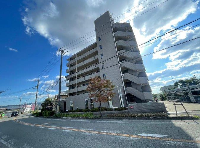藤和香里旭ヶ丘ホームズの外観|新しい生活にいかがでしょうか？外観はお住まいの顔になります。こだわりたいポイントですね。水回りリフォームやリノベーションも承ってます。
■現地見学・資金計画相談・住宅ローン相談もお問合せ受付中■