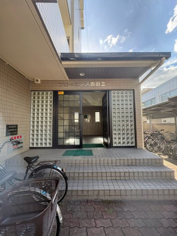 フローエンス吉田Ⅱのエントランス