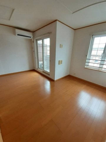 クリスタルハート　　刈谷市近郊の賃貸はクラスホームの居間・リビング|使いやすい居間です