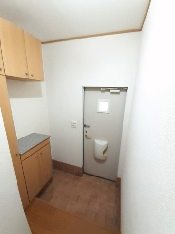 クリスタルハート　　刈谷市近郊の賃貸はクラスホームの玄関|明るい玄関です