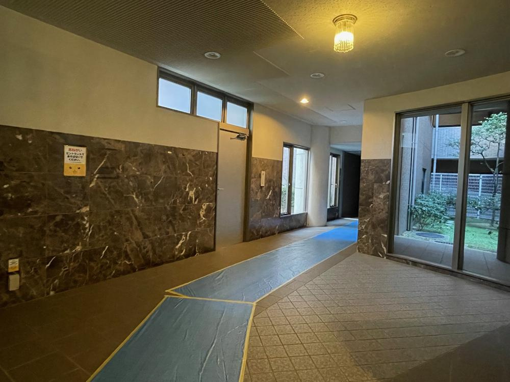 ダイアパレス枚方山田池公園のロビー|■物件内覧・資金計画相談・住宅ローン相談、リフォーム相談、お問合せ受付中■
※当日・翌日のご内覧、ご相談はお電話でのお問合せがスムーズです！