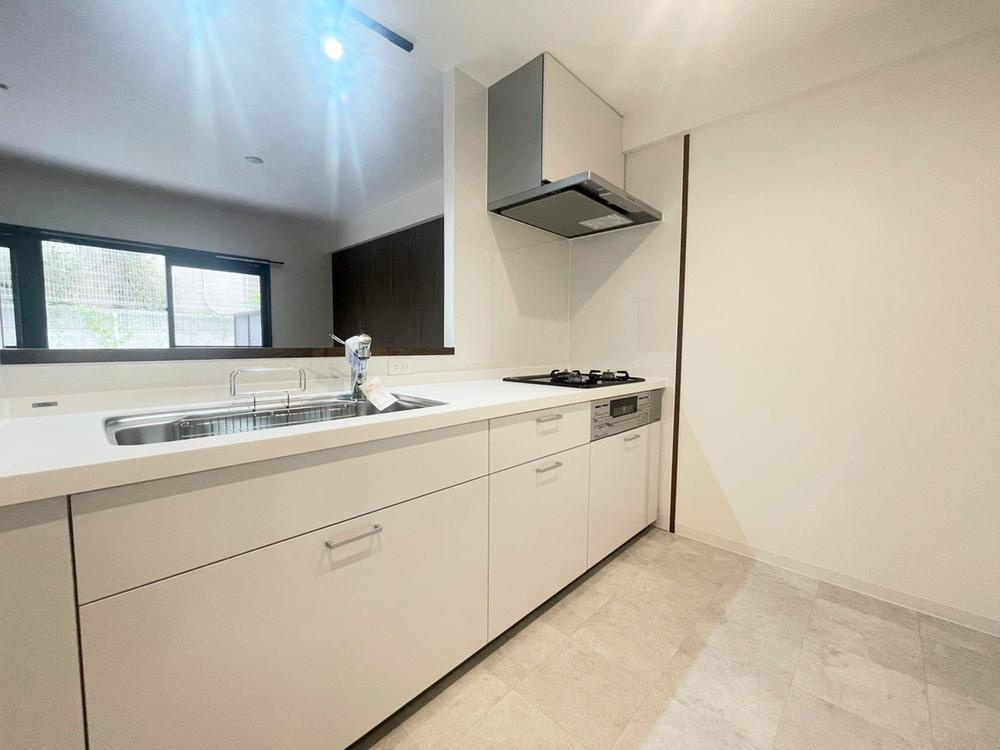 ダイアパレス枚方山田池公園のキッチン|システムキッチン
■物件内覧・資金計画相談・住宅ローン相談、リフォーム相談、お問合せ受付中■
※当日・翌日のご内覧、ご相談はお電話でのお問合せがスムーズです！