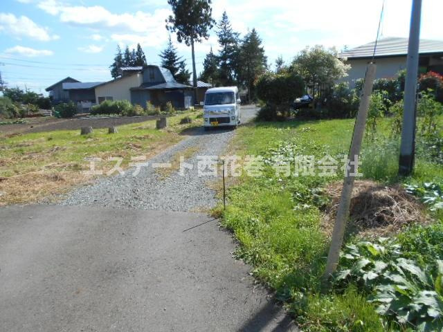花巻市西宮野目第1地割　土地の前面道路含む現地写真