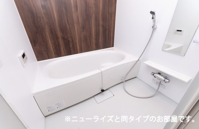 ブルーメＢの浴室