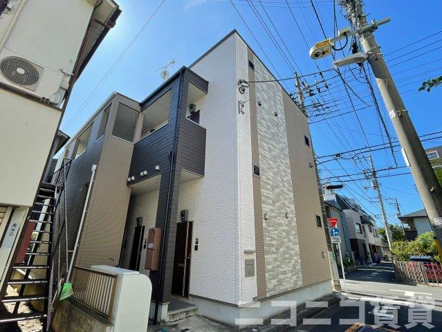 足立区足立３丁目のアパートの外観