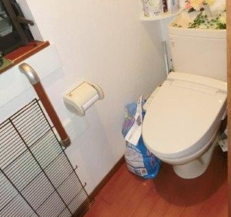 灰塚１丁目　中古一戸建てのトイレ|温水洗浄便座
■物件内覧・資金計画相談・住宅ローン相談、リフォーム相談、お問合せ受付中■
※当日・翌日のご内覧、ご相談はお電話でのお問合せがスムーズです！