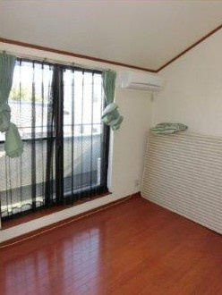 灰塚１丁目　中古一戸建ての洋室|洋室6帖
■物件内覧・資金計画相談・住宅ローン相談、リフォーム相談、お問合せ受付中■
※当日・翌日のご内覧、ご相談はお電話でのお問合せがスムーズです！