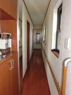 灰塚１丁目　中古一戸建ての玄関|玄関　シューズボックス付き
■物件内覧・資金計画相談・住宅ローン相談、リフォーム相談、お問合せ受付中■
※当日・翌日のご内覧、ご相談はお電話でのお問合せがスムーズです！