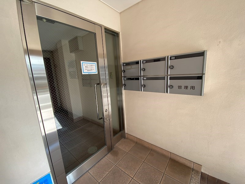 アミティエ仁王門のエントランス