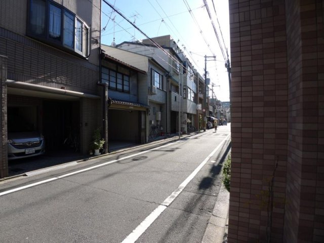 アミティエ仁王門の周辺|前面道路