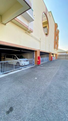 パレ塚口北宮の杜の駐車場