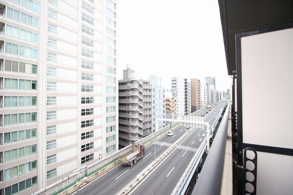 日神パレステージ三軒茶屋第２の駐車場