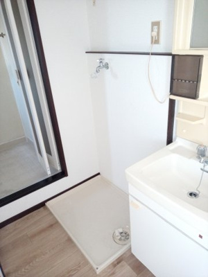 【その他】 | コーポラスサニーA棟 | 室内洗濯機置き場