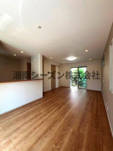 【居間・リビング】 | 17.29帖の広々リビング！
団らん時間・それぞれの時間も充実しますよ♪