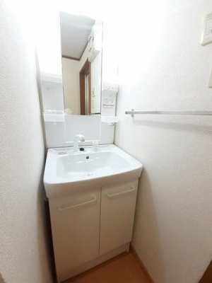 【洗面所】 | フローレンス御幸Ｂ | 忙しい朝には欠かせない洗面所です