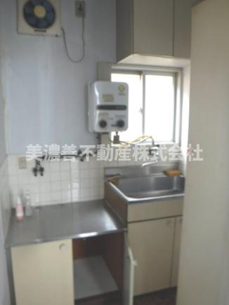 ６４０８３　岐阜市日ノ本町1丁目中古戸建(借地)のキッチン