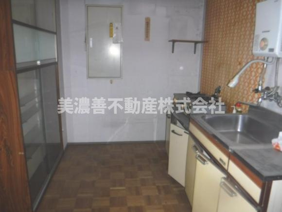 ６４０８３　岐阜市日ノ本町1丁目中古戸建(借地)のキッチン