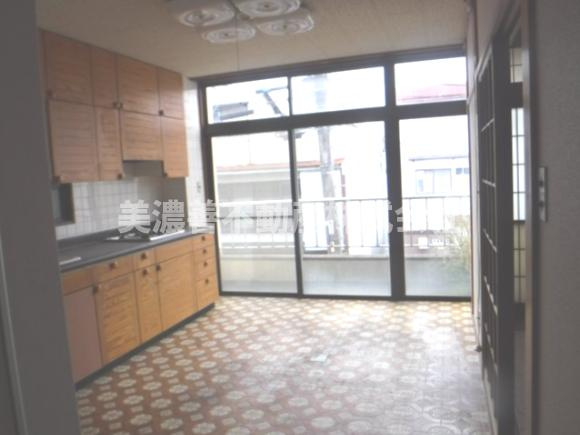 ６４０８３　岐阜市日ノ本町1丁目中古戸建(借地)のキッチン