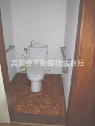 ６４０８３　岐阜市日ノ本町1丁目中古戸建(借地)のトイレ