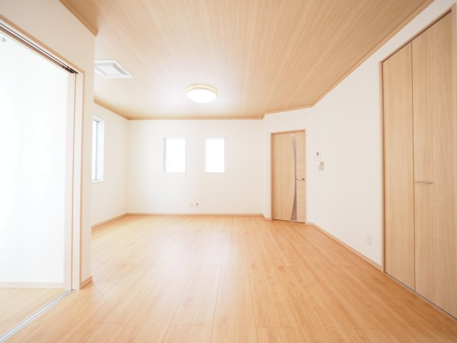 【居間・リビング】 | 【新築建売住宅 】大仙市花館字東石田No4 花館小学校区のオール電化 3LDK