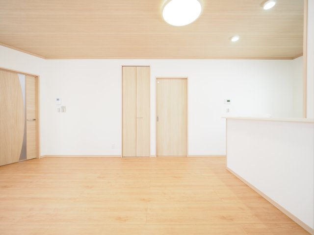 【居間・リビング】 | 【新築建売住宅 】大仙市花館字東石田No4 花館小学校区のオール電化 3LDK