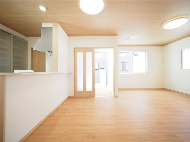 【居間・リビング】 | 【新築建売住宅 】大仙市花館字東石田No4 花館小学校区のオール電化 3LDK