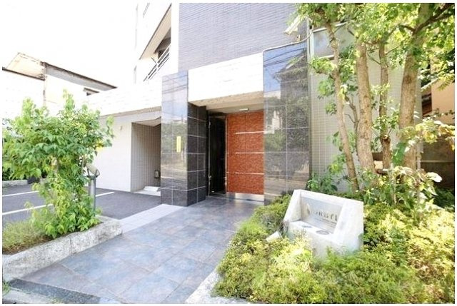 アーバイルGRANDE中野(アーバイルグランデ中野)のエントランス|毎日通るエントランスはこのようになっています