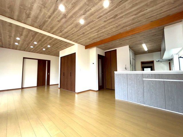 中古戸建　長野市大字北長池の居間・リビング|１階　リビングです