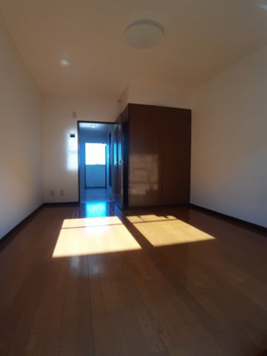 【内装】 | ベロウ栄