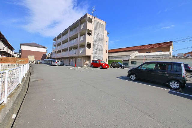 グレイス宮ノ森の駐車場|駐車スペースもあります