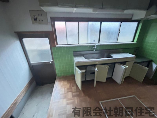 【キッチン】 | 鹿島町古浦中古戸建 | 収納も多いです