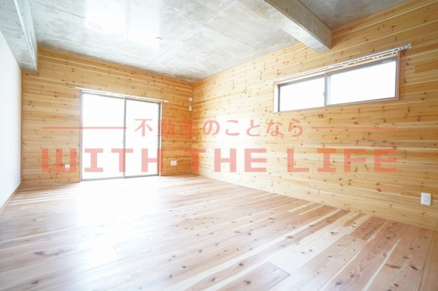 アッパーヤード【キャッシュバック対象物件】の居間・リビング|こちらの居間で趣味の時間をお楽しみください