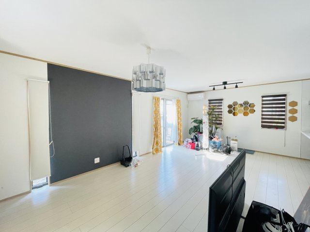 【居間・リビング】 | 児玉郡上里町大字七本木　中古戸建