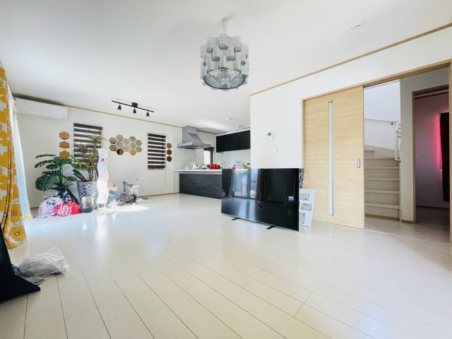 【居間・リビング】 | 児玉郡上里町大字七本木　中古戸建