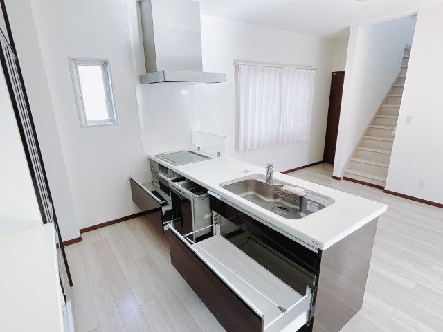 【中古戸建】児玉郡美里町阿那志のキッチン|■キッチン収納